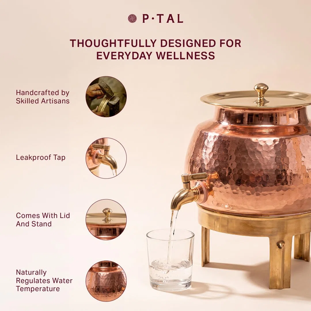 P•TAL Wasserspender aus 100 % reinem Kupfer, schwerer, gehämmerter Kupfertopf mit auslaufsicherem Messingzapfen, Deckel und Ständer, ayurvedische gesundheitliche Vorteile, rotgoldenes Finish