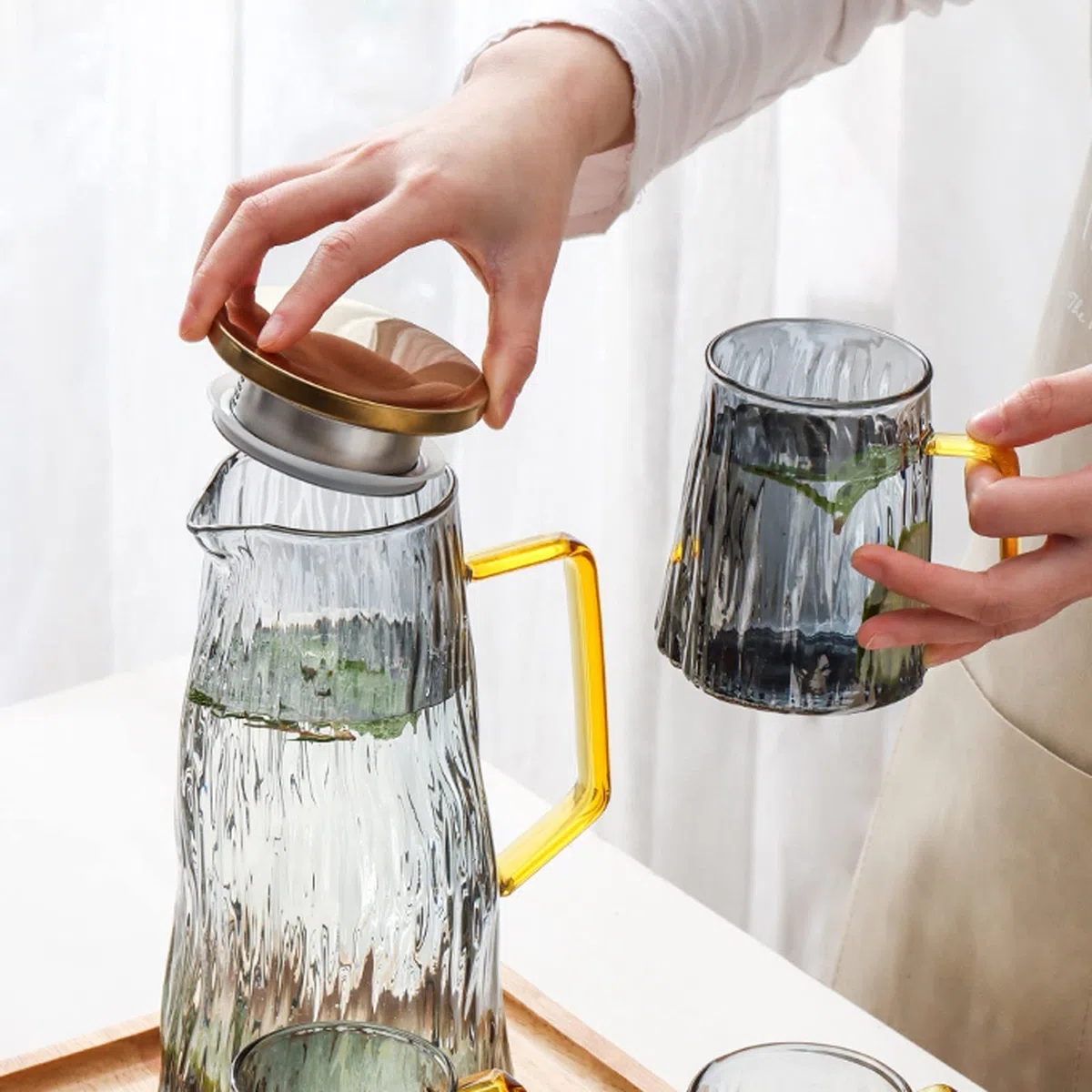 Krüge Glaswasserkessel Set mit 2 Tassen Haushalt Großkapazität Krug Wasserkrug mit Griff for Getränke Tee Heiße und kaltes Wasser Wasserkrug (Color : A)